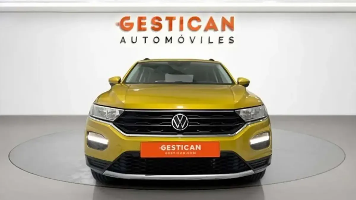 Usado VW T-Roc Edition 110 CV (80 kW) 2021 Amarillo SUV