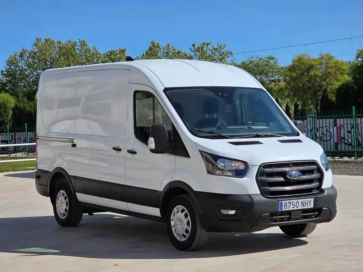 Usado Ford Transit Trend 131 CV (96 kW) 2022 Blanco Van