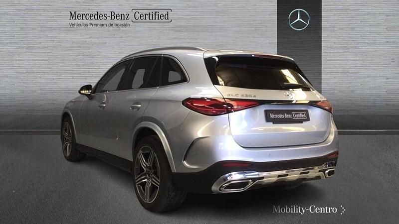 Usado Mercedes GLC220 AMG line 197 CV (144 kW) 2024 Hightechsilber metallic