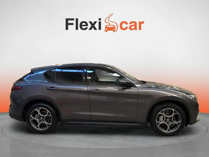 Usado Alfa Romeo Stelvio Sprint 190 CV (139 kW) 2022 Gris SUV