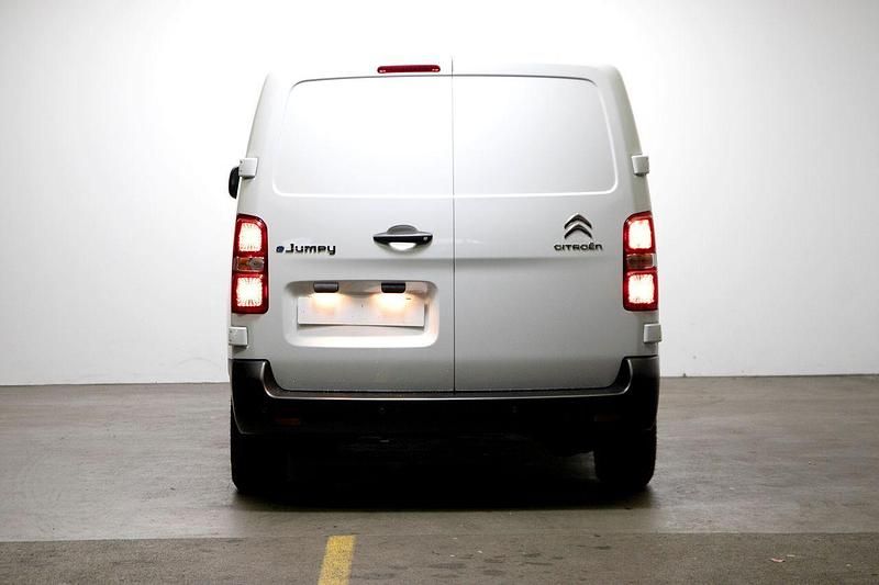 Usado Citroën e-Jumpy Comfort 100 kW (136 CV) 2023 Blanco Monovolumen