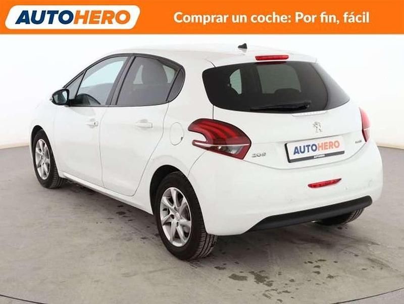 Usado Peugeot 208 Active 99 CV (72 kW) 2015 Blanco Utilitario