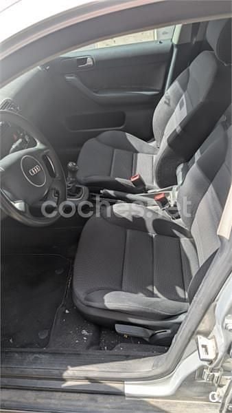 Usado Audi A3 Ambition 102 HP (75 kW) 2004 Cinzento Citadino