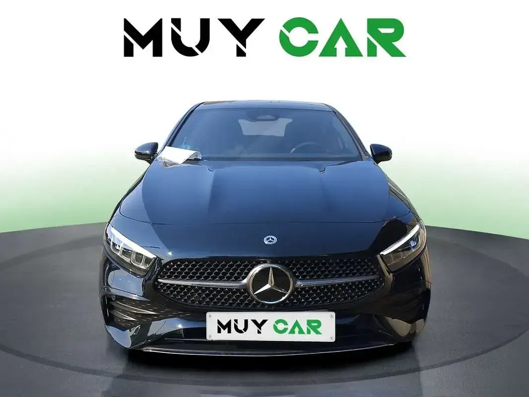 Usado Mercedes A180 Advanced 116 CV (85 kW) 2024 Negro Utilitario