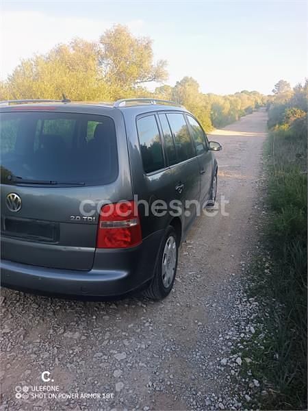 Usado VW Touran Highline 136 CV (100 kW) 2004 Beige Monovolumen
