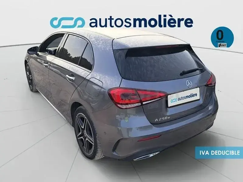 Usado Mercedes A250 218 CV (160 kW) 2021 Gris / plata Berlina