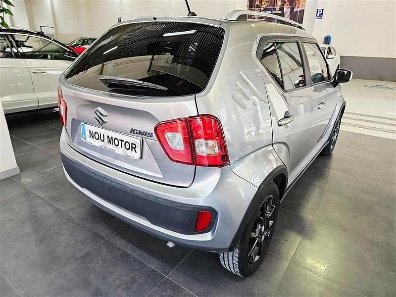 Usado Suzuki Ignis 90 CV (66 kW) 2017 Gris / plata SUV