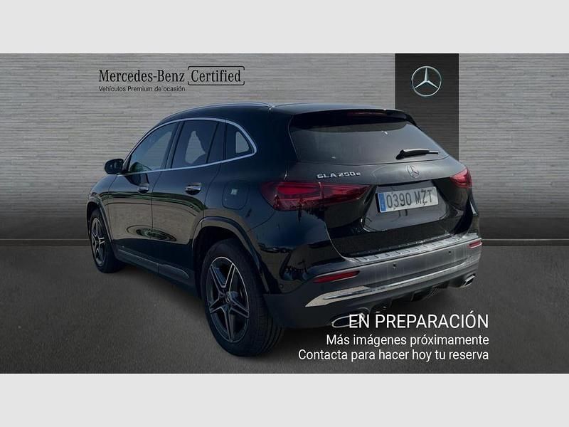Usado Mercedes GLA250 AMG line 218 CV (160 kW) 2025 Negro SUV
