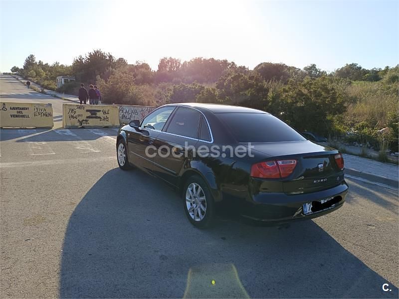 Usado Seat Exeo Reference 143 CV (105 kW) 2009 Negro Berlina