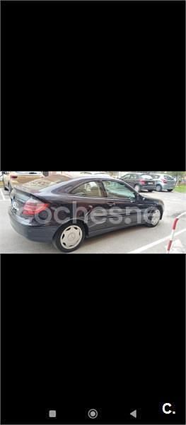 Usado Mercedes C180 129 CV (94 kW) 2001 Negro Berlina