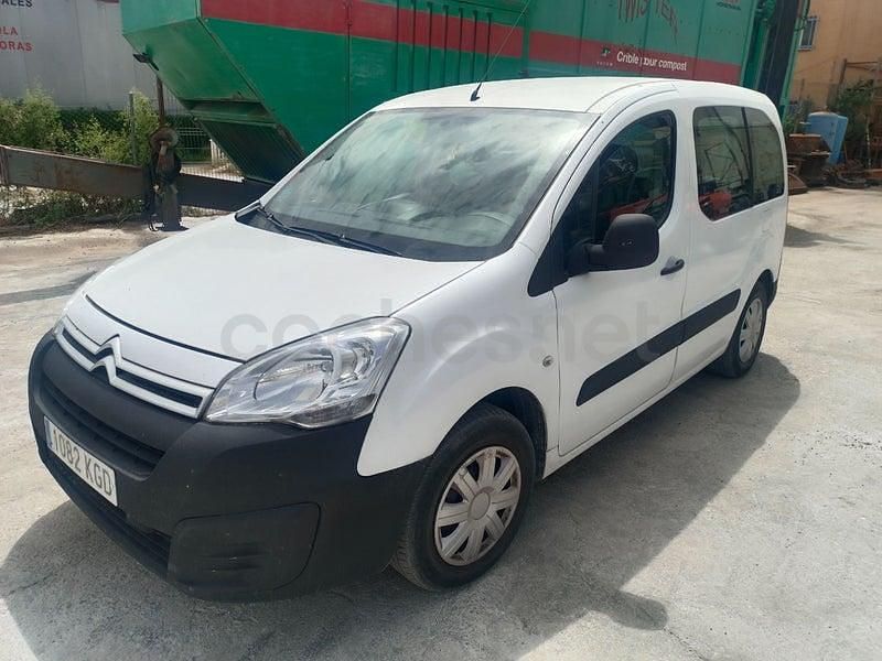 Usado Citroën Berlingo Live 100 CV (73 kW) 2018 Blanco Monovolumen