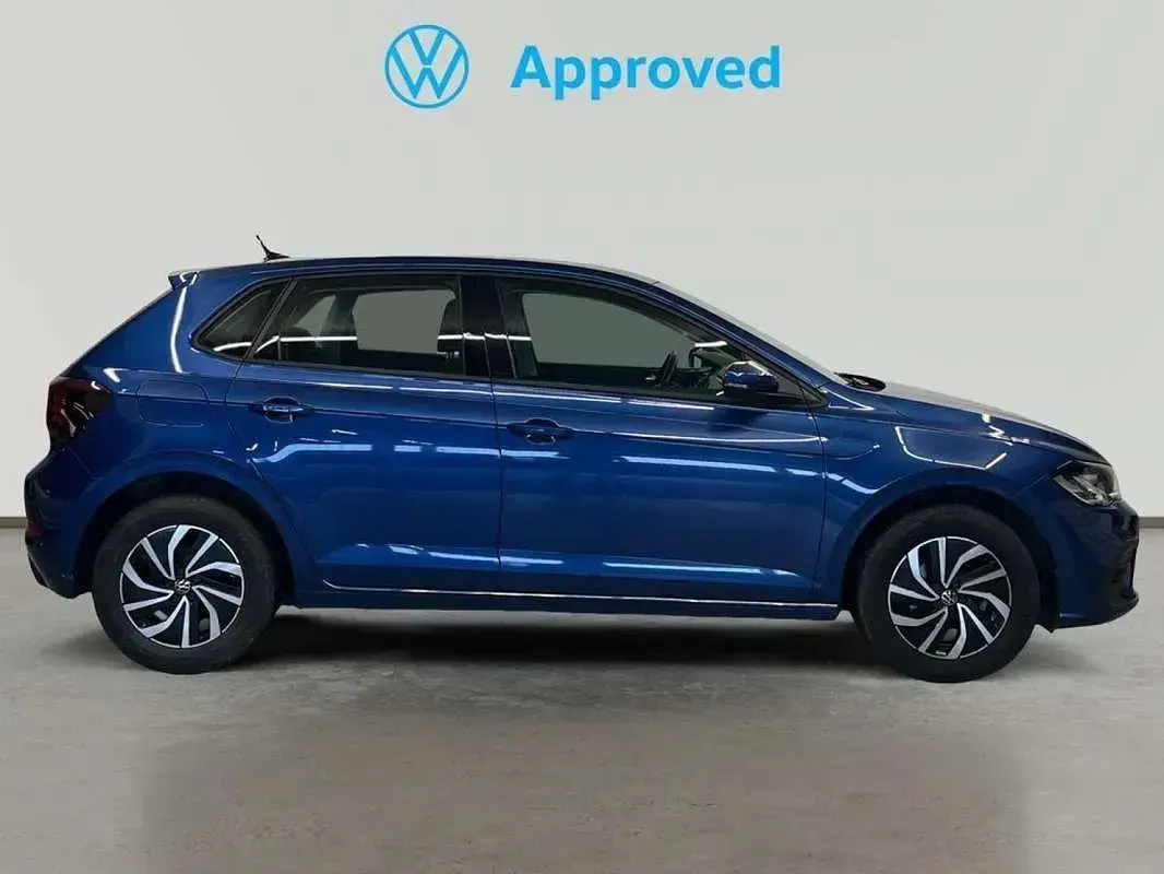 Usado VW Polo Life 95 HP (69 kW) 2024 Azul Citadino