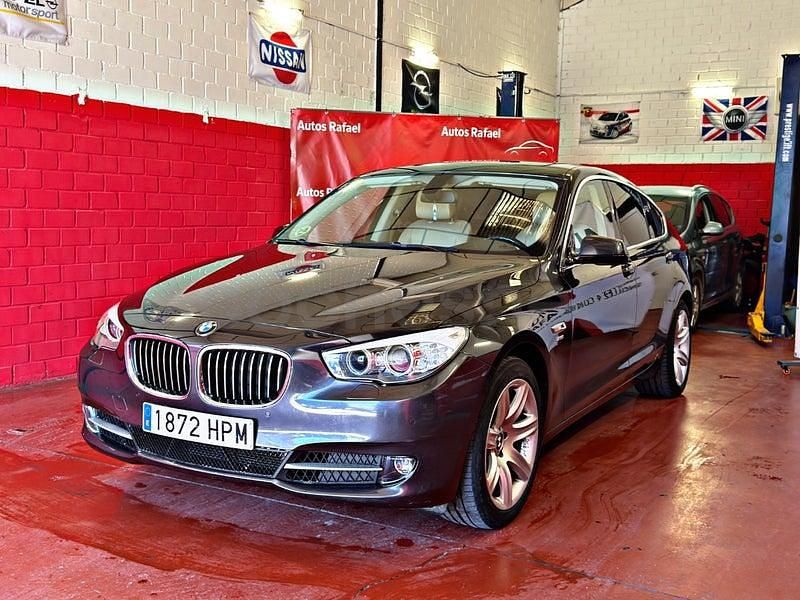 Usado BMW 520 Gran Turismo 184 CV (135 kW) 2013 Gris / plata Berlina