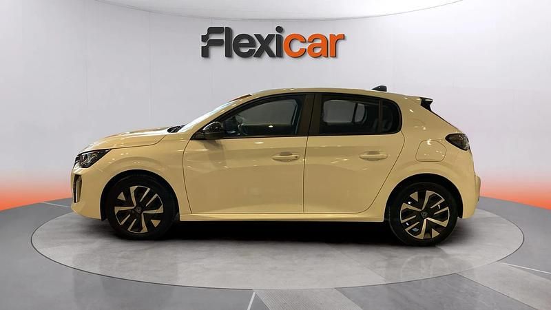 Usado Peugeot 208 Active 102 CV (75 kW) 2024 Blanco Utilitario