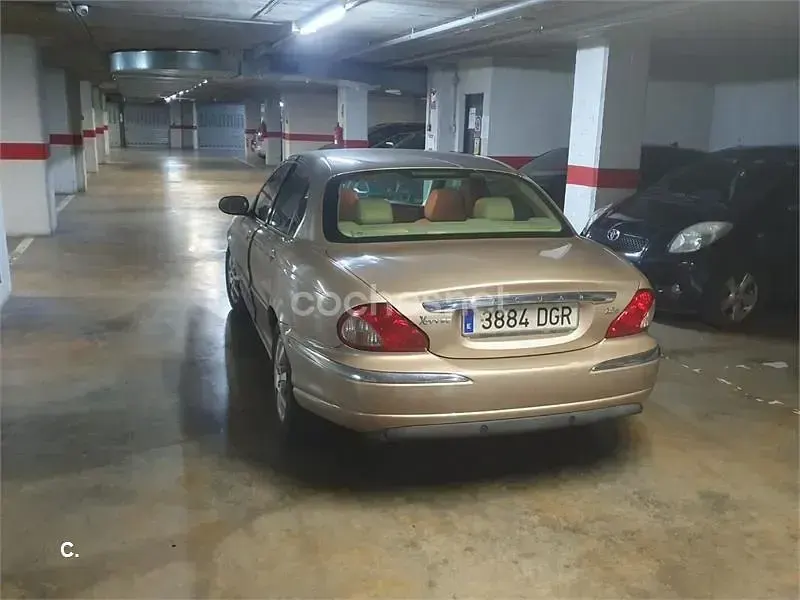 Usado Jaguar X-type Classic 130 CV (95 kW) 2005 Beige Berlina