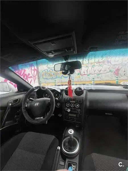 Usado Hyundai Coupé 138 CV (101 kW) 2002 Gris / plata Coupe