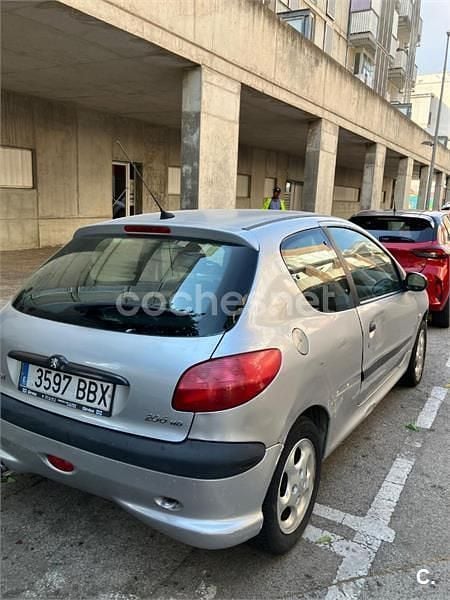 Usado Peugeot 206 90 CV (66 kW) 2000 Gris / plata Berlina