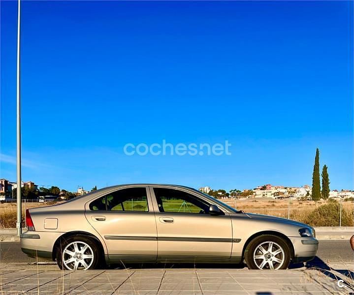 Beige Usado 2001 Volvo S60 Berlina | 3200 € (Un poco caro) - Imagen 1/4