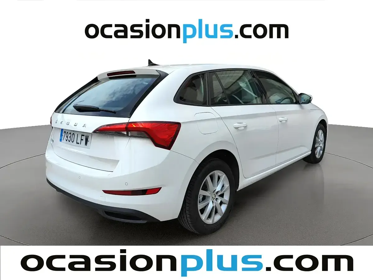 Usado Skoda Scala Active 115 CV (84 kW) 2020 Blanco Utilitario