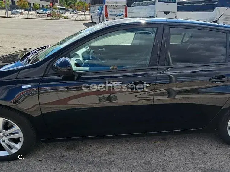 Usado Peugeot 308 Style 130 CV (95 kW) 2016 Negro Berlina