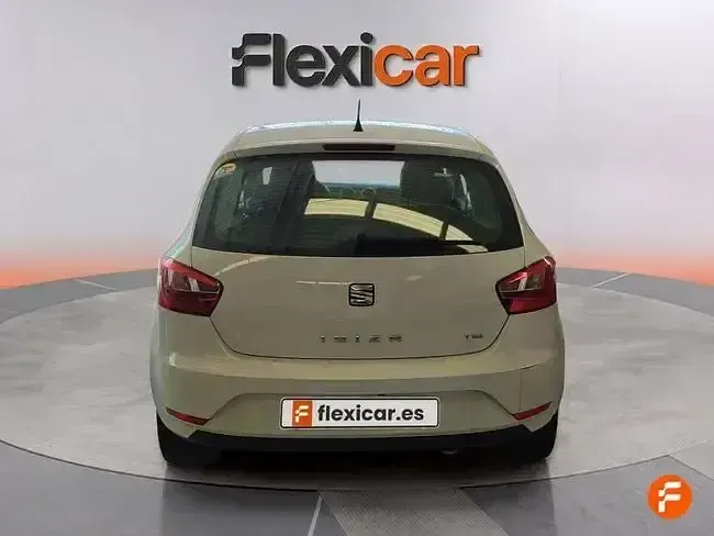 Usado Seat Ibiza Reference 75 CV (55 kW) 2016 Verde