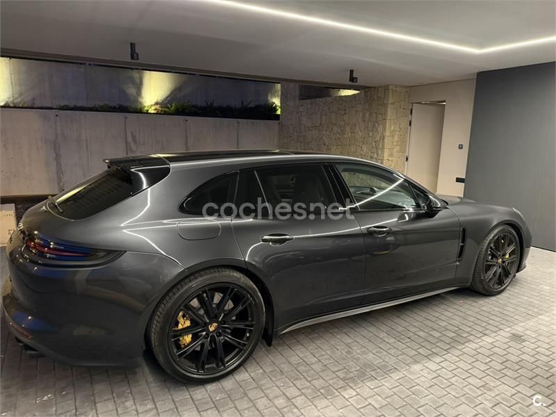 Gris / plata Usado 2018 Porsche Panamera Turbo Sport Turismo Berlina | 79.800 € (Un poco caro) - Imagen 1/4