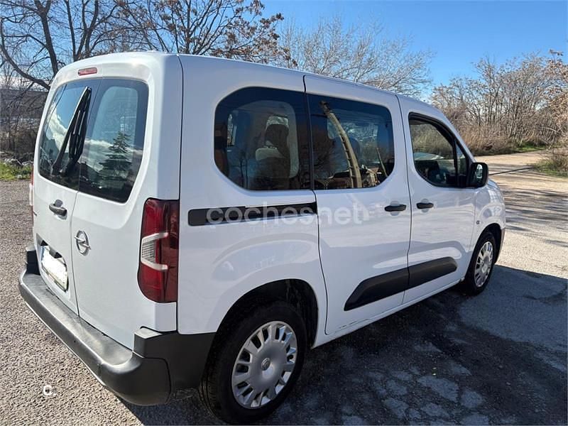 Usado Opel Combo Life Elegance 102 CV (75 kW) 2021 Blanco Monovolumen