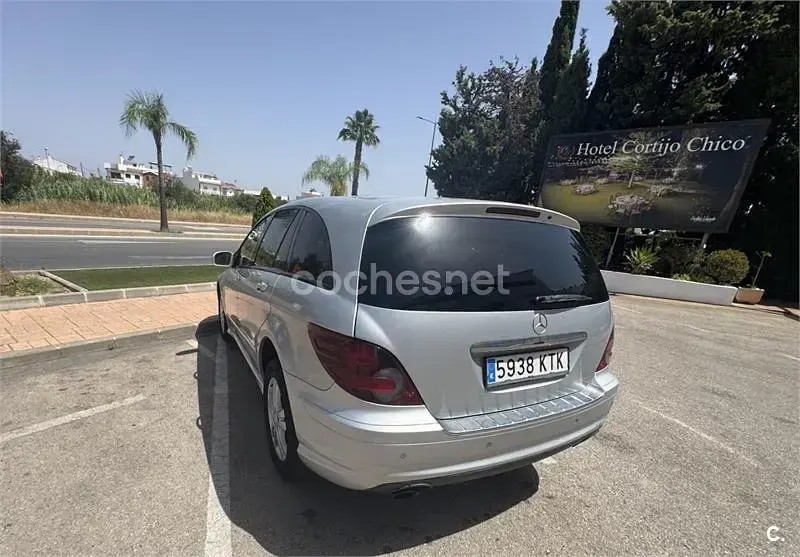 Usado Mercedes R280 190 CV (139 kW) 2007 Gris / plata Familiar