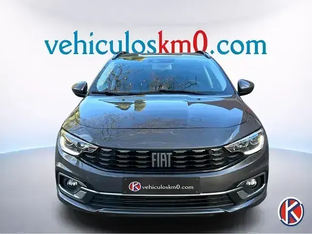 Usado Fiat Tipo Life 95 CV (69 kW) 2022 Gris Familiar