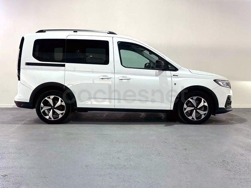 Usado Ford Grand Tourneo Connect Active 114 CV (83 kW) 2023 Blanco Monovolumen