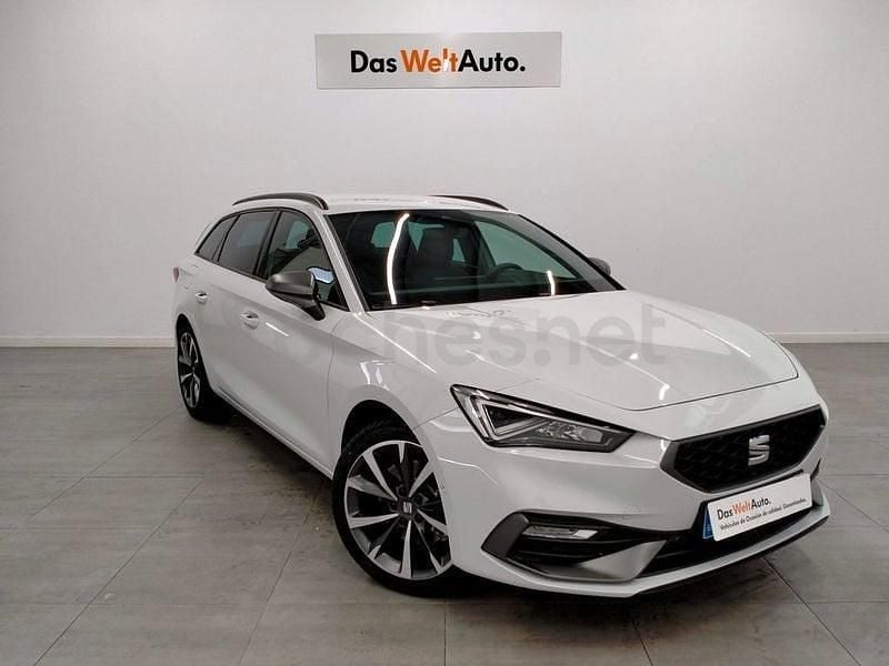 Usado Seat Leon FR 150 CV (110 kW) 2025 Blanco Familiar