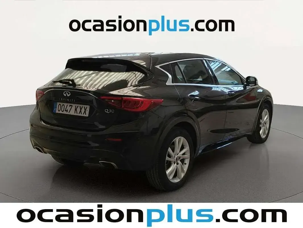 Usado Infiniti Q30 Premium 156 CV (114 kW) 2019 Negro Utilitario