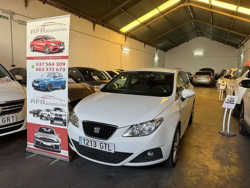 Usado Seat Ibiza 84 CV (61 kW) 2010 Blanco Utilitario