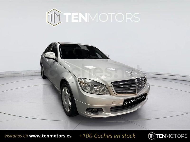 Usado Mercedes C200 Classic 136 CV (100 kW) 2008 Gris / plata Berlina