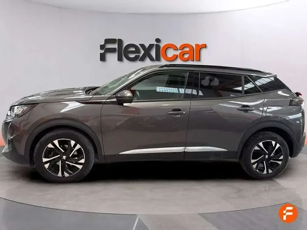 Usado Peugeot 2008 Allure 110 CV (80 kW) 2021 Gris SUV