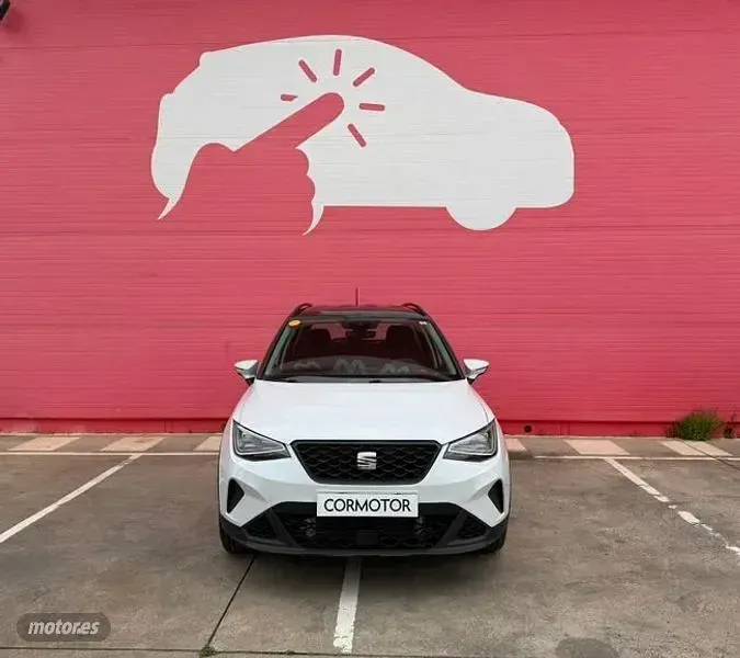 Usado Seat Arona Style 110 CV (80 kW) 2022 Blanco SUV