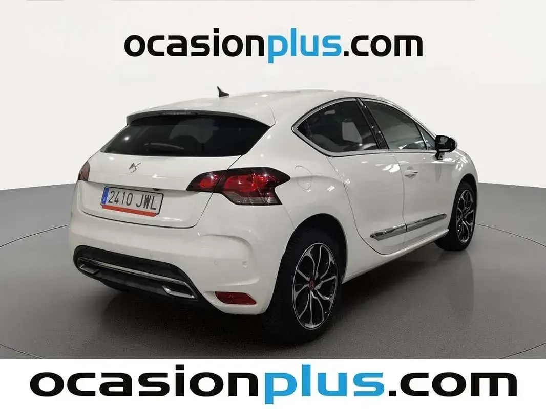 Usado DS Automobiles DS4 Style 131 CV (96 kW) 2017 Rojo Utilitario