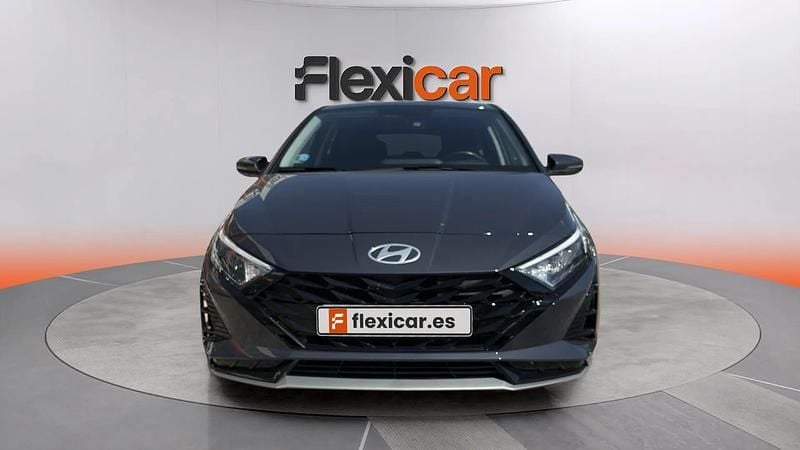 Usado Hyundai i20 101 CV (74 kW) 2025 Gris Utilitario