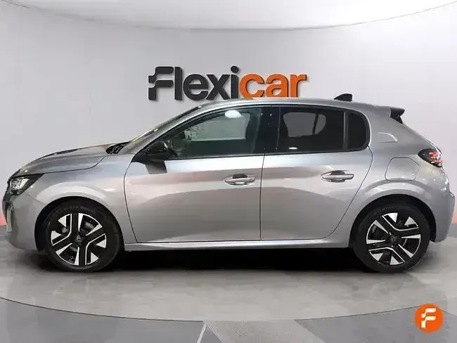Usado Peugeot 208 Allure 100 CV (73 kW) 2025 Gris Utilitario