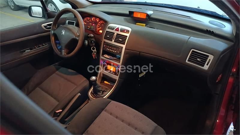Usado Peugeot 307 110 CV (80 kW) 2007 Rojo Berlina