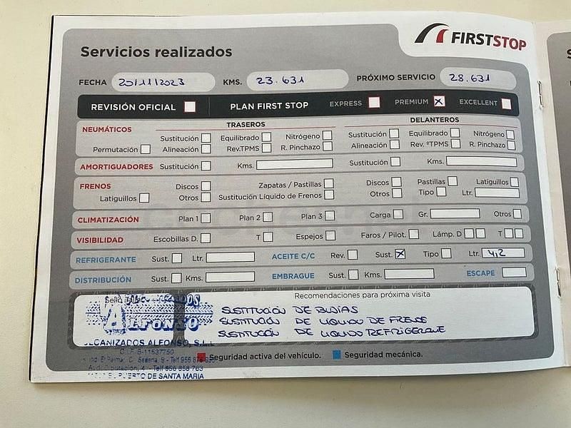 Usado Dacia Sandero Comfort 90 CV (66 kW) 2019 Blanco Utilitario