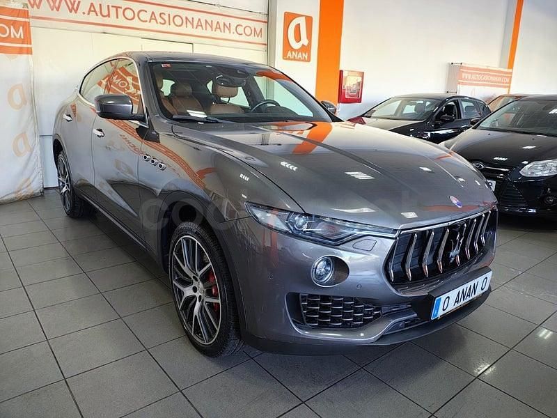 Usado Maserati Levante 430 CV (316 kW) 2016 Gris / plata SUV
