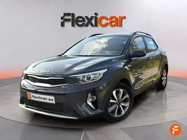 Usado Kia Stonic 84 CV (61 kW) 2022 Gris SUV