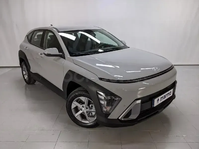 Usado Hyundai Kona 129 CV (94 kW) 2025 Gris / plata SUV