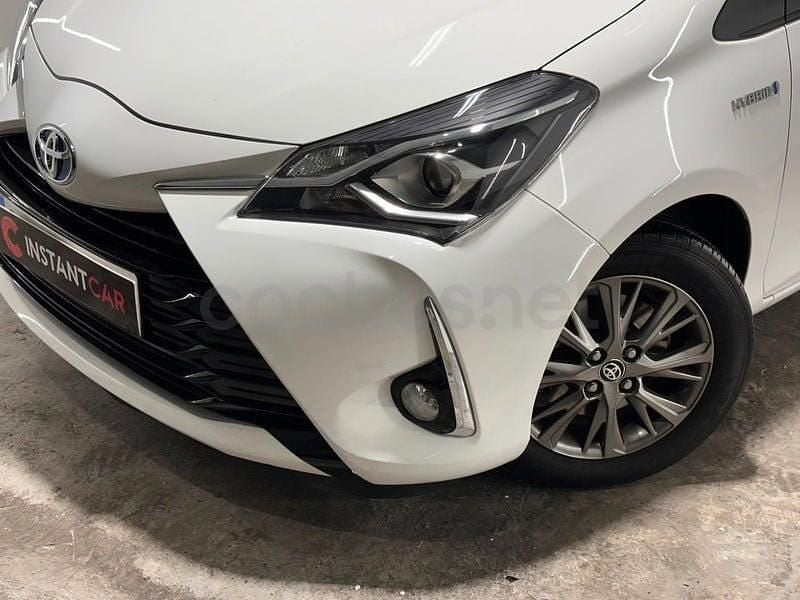 Käytetty Toyota Yaris Active 111 HP (81 kW) 2019 Valkoinen Sedan
