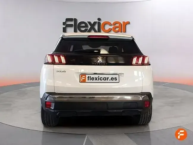 Usado Peugeot 3008 Allure 130 CV (95 kW) 2022 Blanco SUV