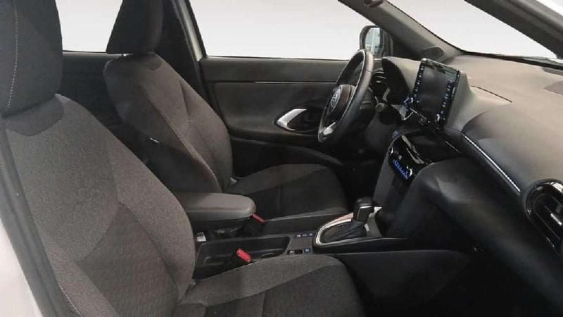 Usado Toyota Yaris Cross Active 116 CV (85 kW) 2022 Blanco SUV