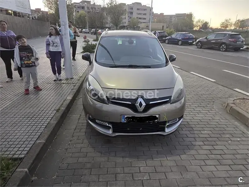 Usado Renault Grand Scénic IV LIMITED 130 CV (95 kW) 2016 Beige Monovolumen