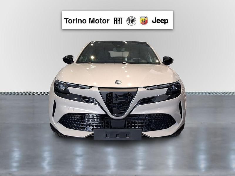 Nuevo Alfa Romeo Junior Edizione Speciale 145 CV (106 kW) 2025 Beige SUV