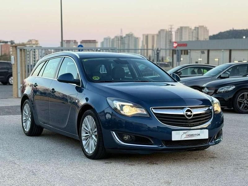Usado Opel Insignia Excellence 140 CV (102 kW) 2015 Azul Familiar